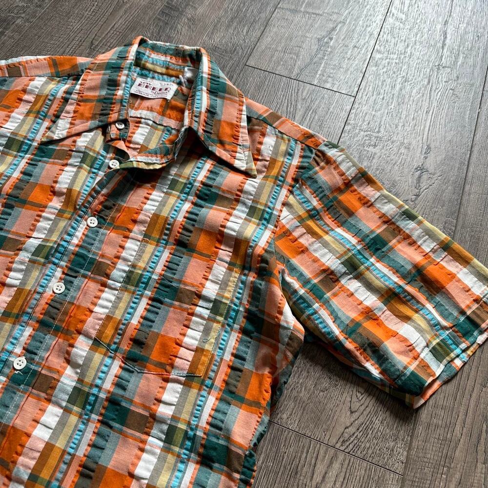 Vintage 70s Campus Plaid Seersucker Butterfly Collar Button Short Sleeve Shirt